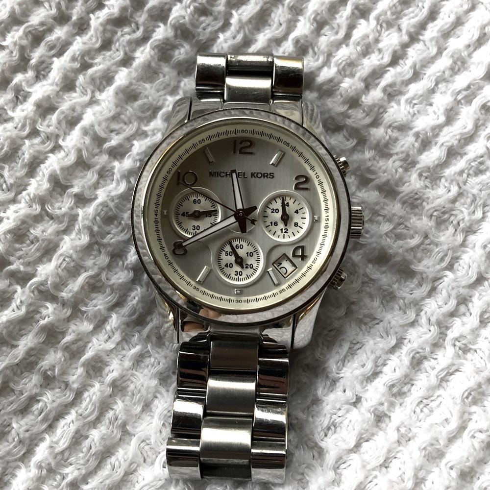 MICHAEL KORS chrome watch. Perfect condition.